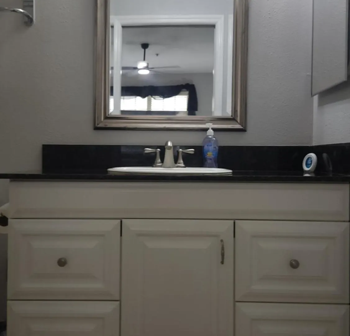 Queen Bed With Sitting Area At Img Bradenton